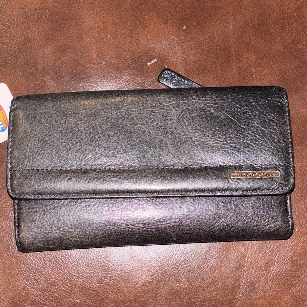 Fossil Black Leather Wallet with Gold Accent NWT